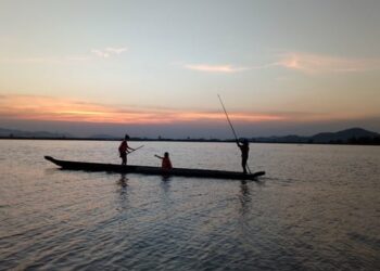 THUYỀN ĐỘC MỘC – HỒ LẮK