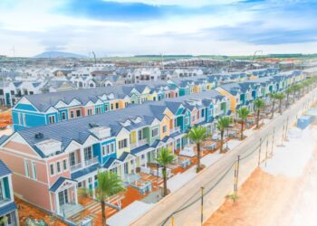 PHÂN KHU FLORIDA – NOVAWORLD PHAN THIET: TƯNG BỪNG BÀN GIAO, CƯ DÂN HÀO HỨNG